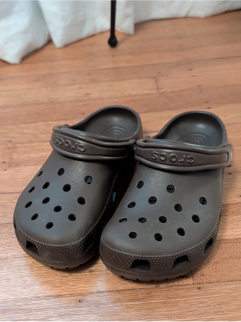 CROCS Classic Clog in Brown Unisex Womens 8 / Mens 6